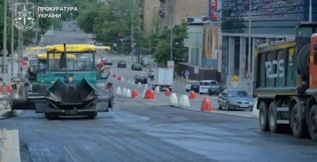 Посадовців “Київавтодору” судитимуть за неякісний ремонт дороги у центрі Києва