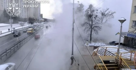 Померла 16-річна дівчина, яка впала в яму з окропом у Києві