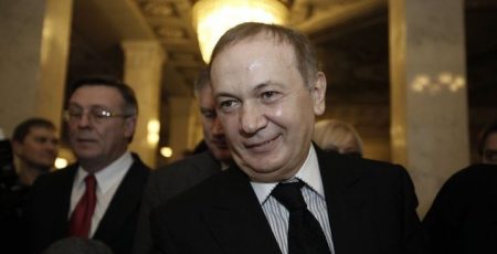 НАБУ просить Зеленського ввести санкції проти екснардепа, підозрюваного в захопленні землі ринку «Столичний»