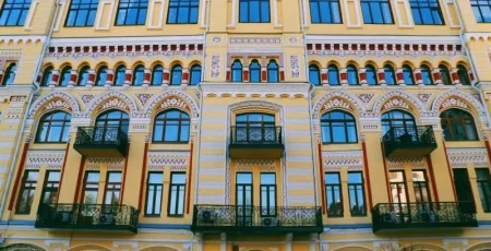 У Києві судитимуть посадовицю «Київтеплоенерго» через переплату на ремонті мереж