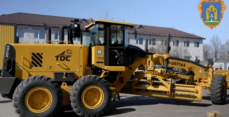 У Броварах закупили новий грейдер для комунальників