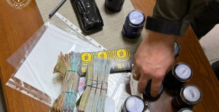 Правоохоронці викрили схему ухилення від сплати податків на понад 34 млн гривень через продаж паливних талонів (фото)