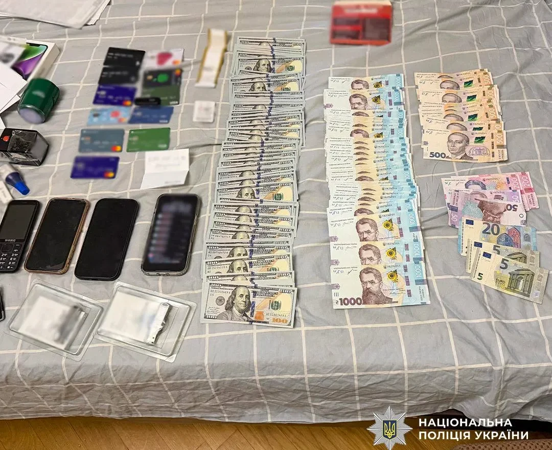 У Києві викрили схему незаконної перереєстрації авто через базу МВС на 6,5 млн грн (фото)