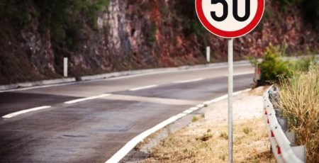 У Києві з 1 квітня до 1 листопада діятиме стандартне обмеження швидкості руху - до 50 км/год