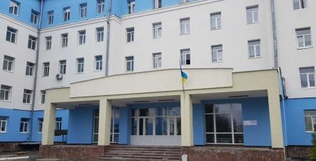 Київська обласна дитяча лікарня у Боярці змінила підрядника ремонту свого головного корпусу