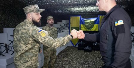 Кличко передав бійцям 225-го окремого штурмового полку понад 3000 дронів різного типу від громади Києва