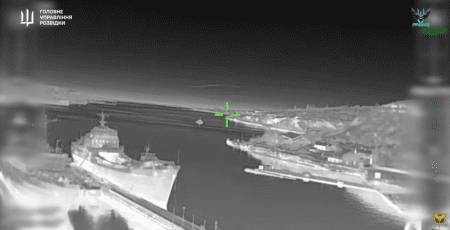 Місяць роботи “Примар” ГУР в Криму: знищено вертоліт, сторожовий корабель, буксир (відео)