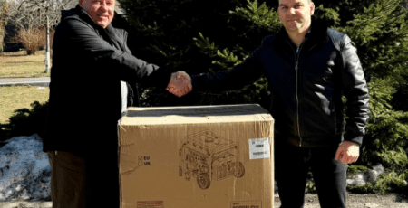 Гатненська громада передала два генератори військовим тактичної групи «Суми»