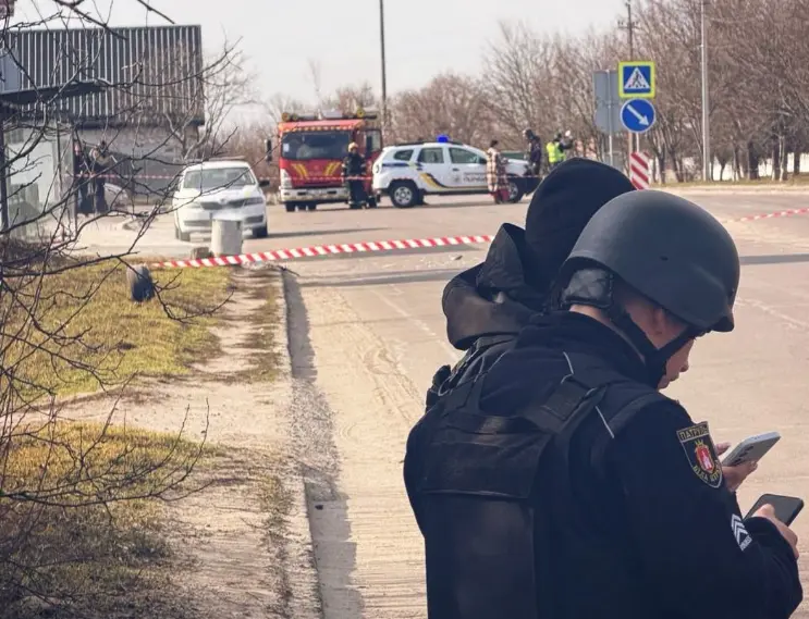 На Київщині 11-річна дитина госпіталізована через вибух сміттевого бака