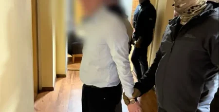 Двох прокурорів Броварської окружної прокуратури викрили на вимаганні хабаря