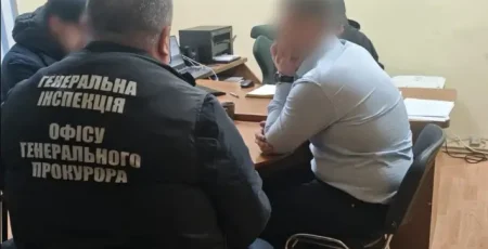 Двом прокурорам з Броварів, яких викрили на хабарі, повідомлено про підозру