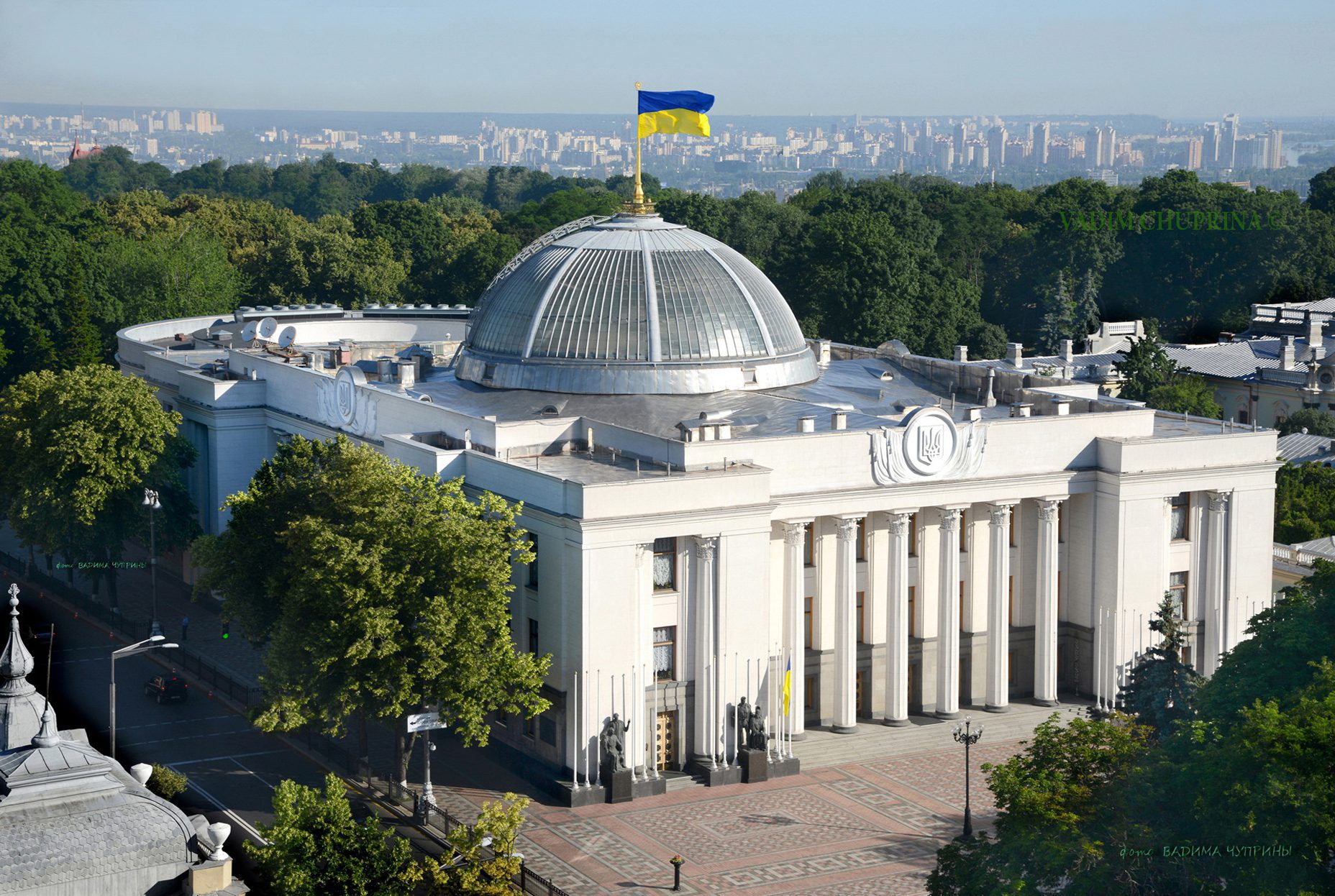 Верховна Рада заплатить Києву 23,1 млн гривень за тепло і гарячу воду