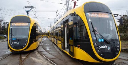 У Києві відновлюють роботу електротранспорту на лівому березі