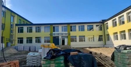 Відбудова триває: як відновлюється Макарівський ліцей №1