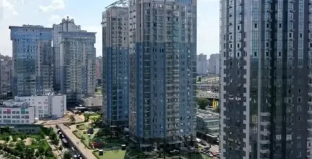 У Києві ОГЗ на чолі з адвокатом заволоділа двома квартирами вартістю понад 25 млн гривень