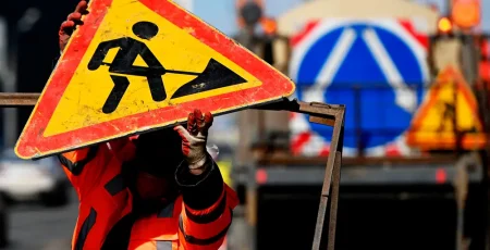 У столиці до 27 квітня частково обмежуватимуть рух Південним мостом (схема)