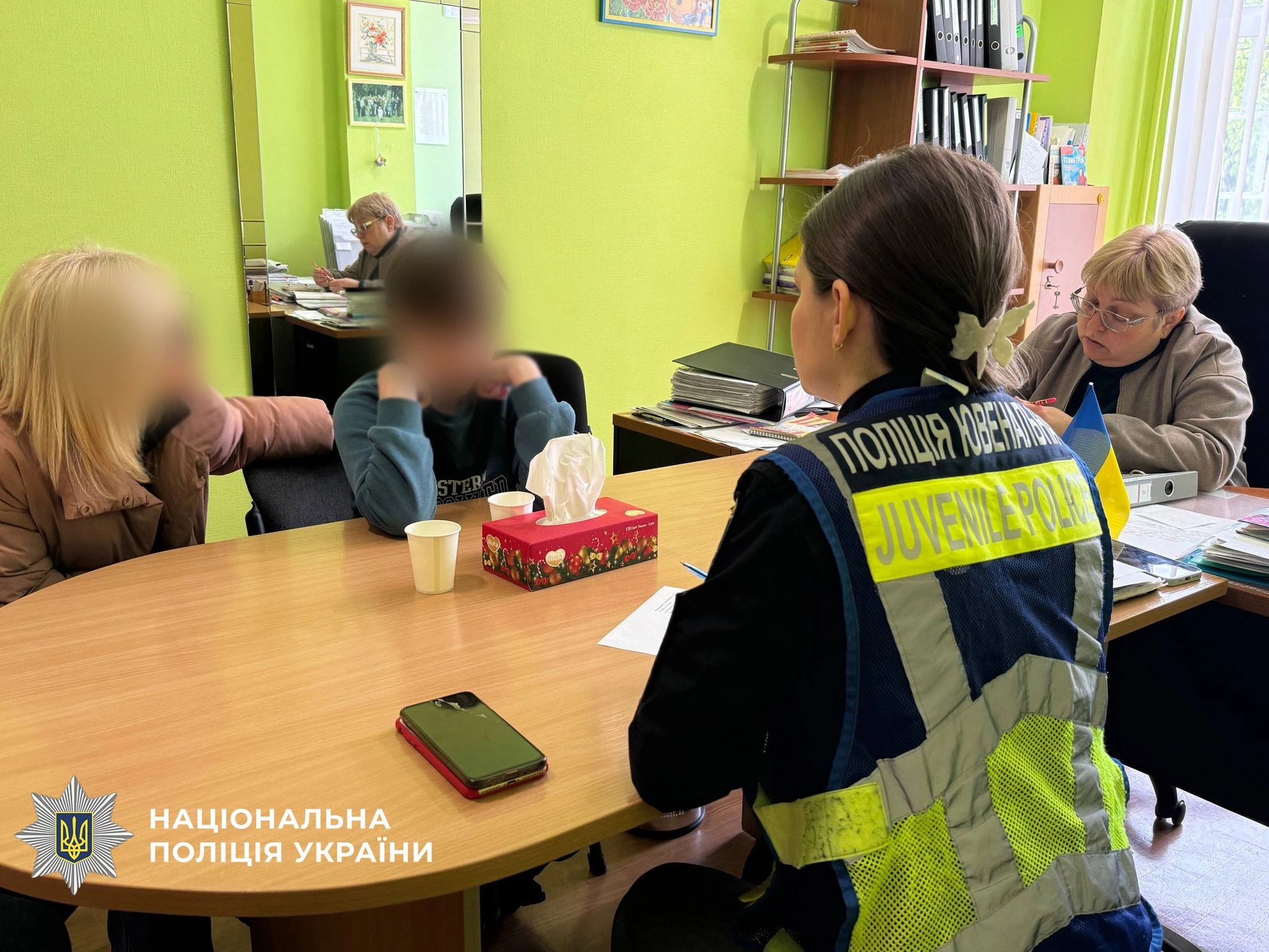 У Києві шестикласники «заради жарту» опублікували відео, в якому погрожували здійснити напад на ліцей (фото, відео)
