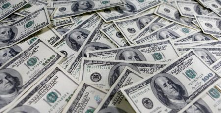 Шахрайство: “Липовий” працівник СБУ в Києві виманив у народної артистки статок на сотню тисяч доларів