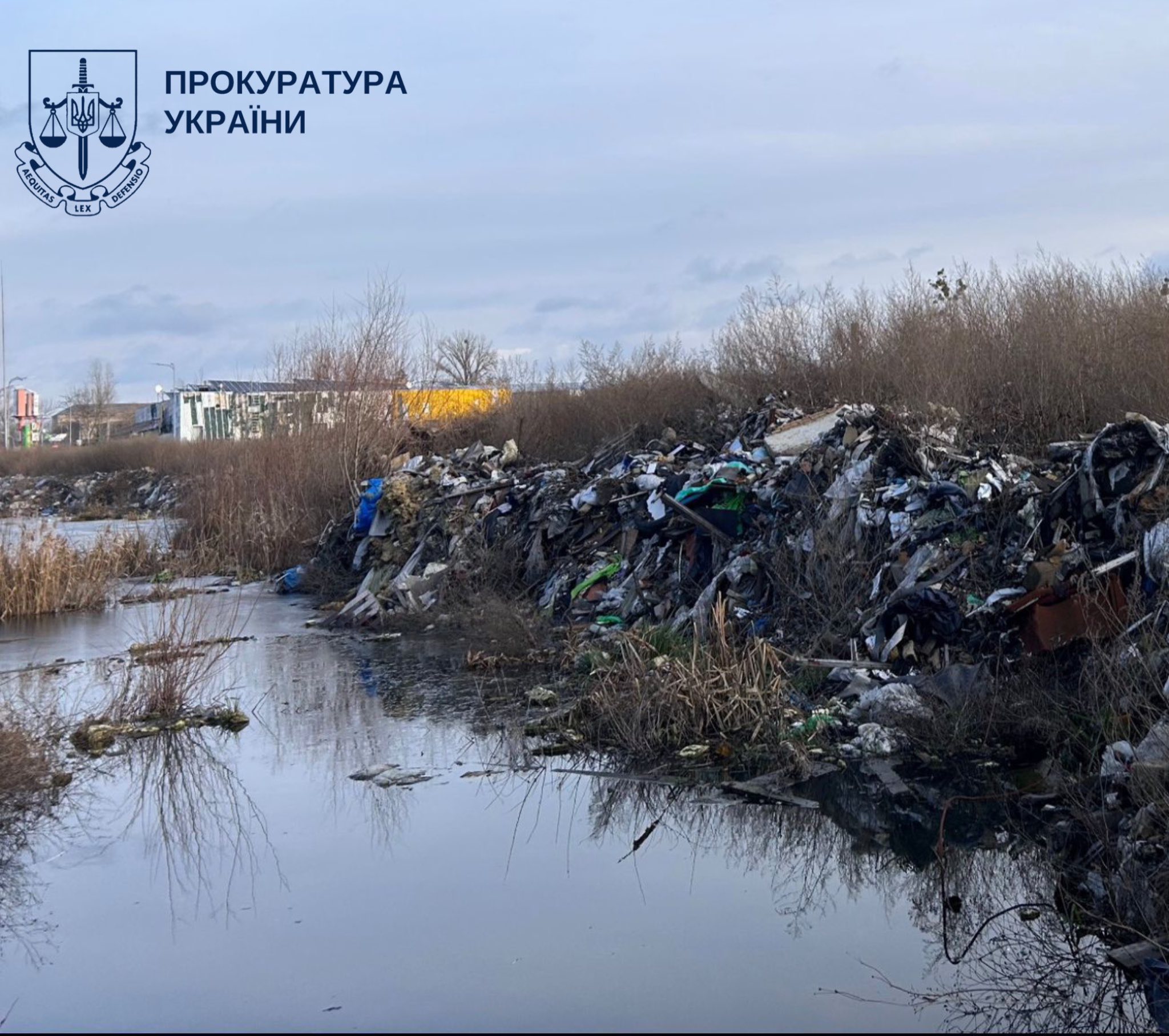 Незаконне сміттєзвалище в Ірпені: прокуратура Київщини вимагає компенсації понад 5 млн грн