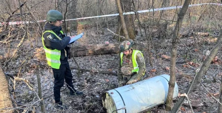 У Деснянському районі вибухотехніки провели підрив бойової частини ракети Іскандер-К (фото)