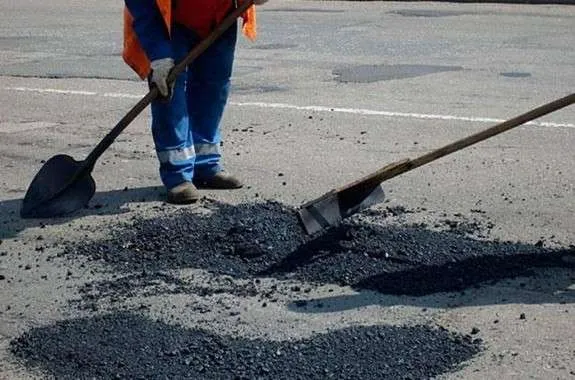 Ямковий ремонт доріг Печерського району оцінили в 2 млн гривень