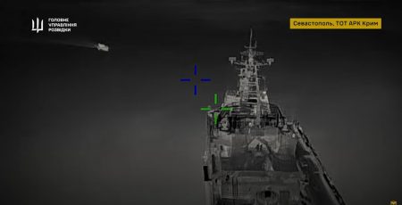 Спецпідрозділ ГУР уразив у Криму два великі десантні кораблі