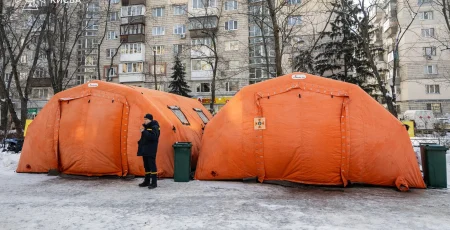 У Києві триває виплата допомоги власникам квартир, де інженерні мережі пошкоджено атаками рф