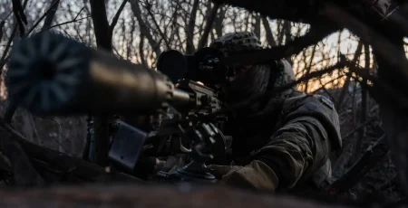 Ворог тисне на Костянтинівському, Покровському, Гуляйпільському напрямках, на фронті 170 боєзіткнень, - Генштаб ЗСУ