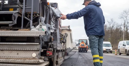 На трасі Київ–Чоп на кілька місяців обмежать рух транспорту