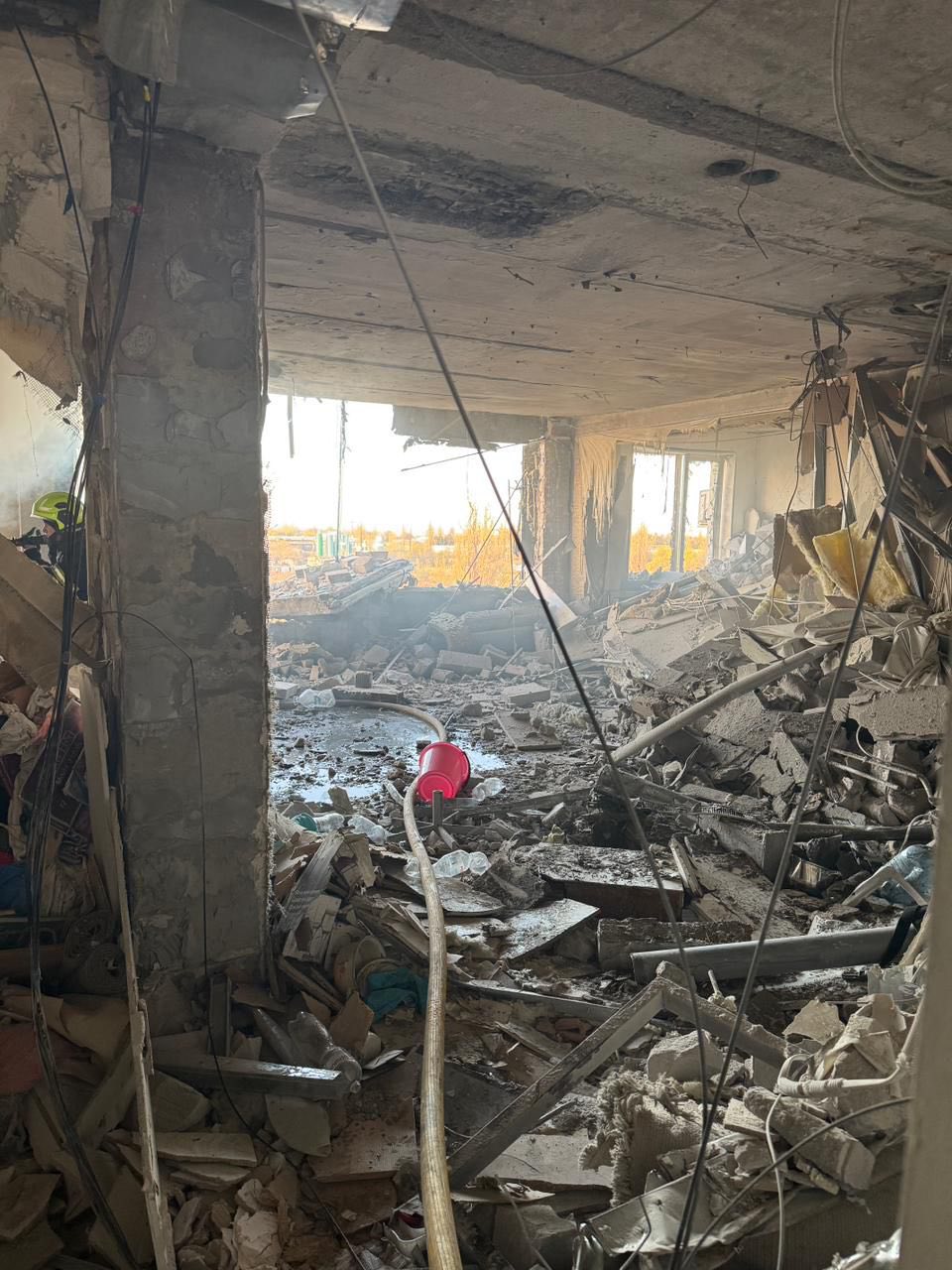 Удар БпЛА по багатоповерхівці в Одесі: одна людина загинула, є постраждалі