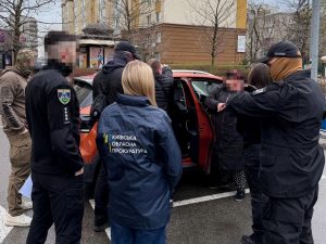 20 тис. доларів за фейковий діагноз: на Київщині викрито схему впливу на лікарів