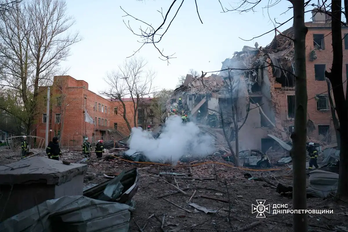 У Дніпрі число вбитих нічною атакою зросло до 4, ранковий удар по місту вбив ще одну людину