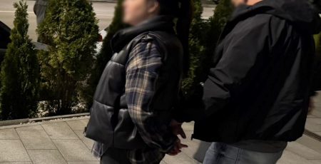 Шантаж та погрози: У Києві ділки вимагали 20 тисяч доларів за “звільнення” з приміщення ТЦК