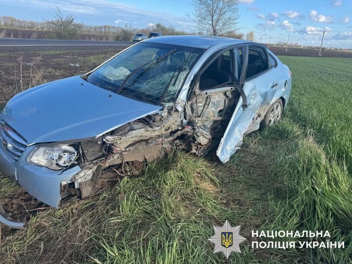 ДТП на Київщині: Volkswagen зіткнувся з Hyundai, один з водіїв травмований