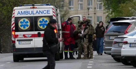 У лікарнях Києва перебувають 8 людей, поранених стрілком у Голосіївському районі