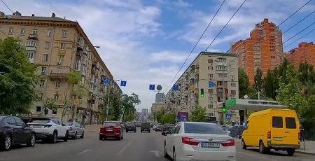 Обмеження руху: проти ночі 30 квітня Великою Васильківською буде не проїхати