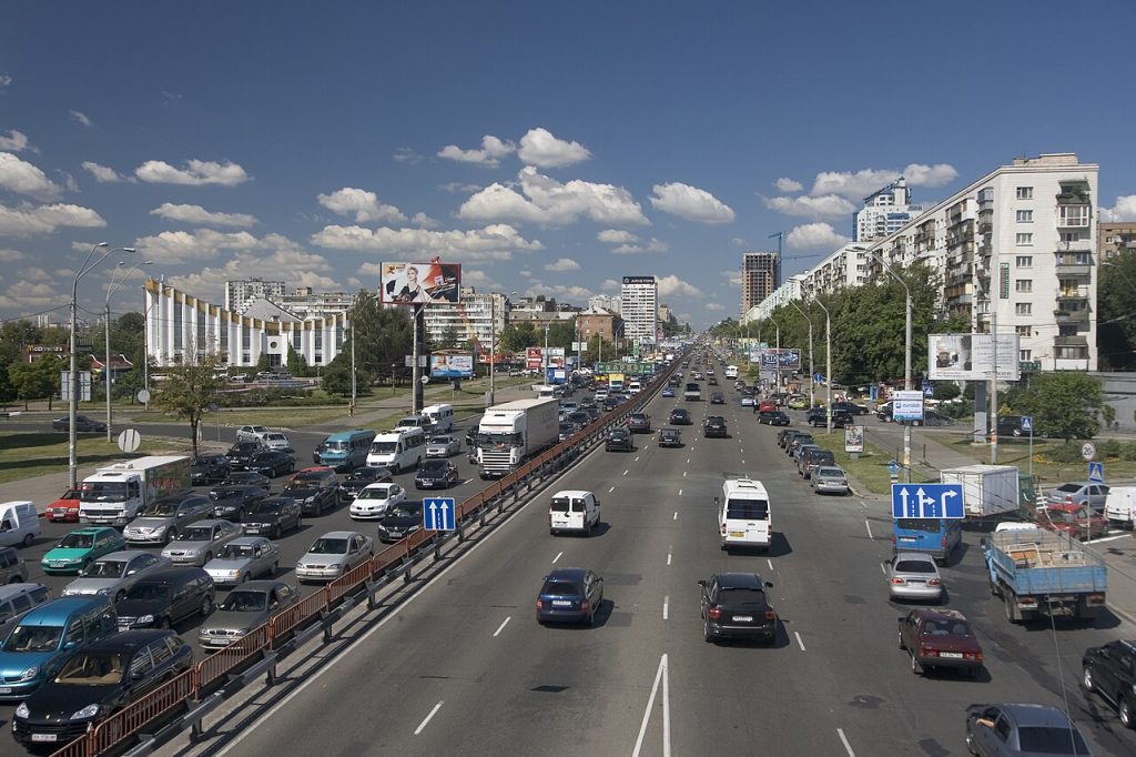 Обмеження руху Берестейським проспектом: 28-29 квітня на Святошино ремонтуватимуть дороги