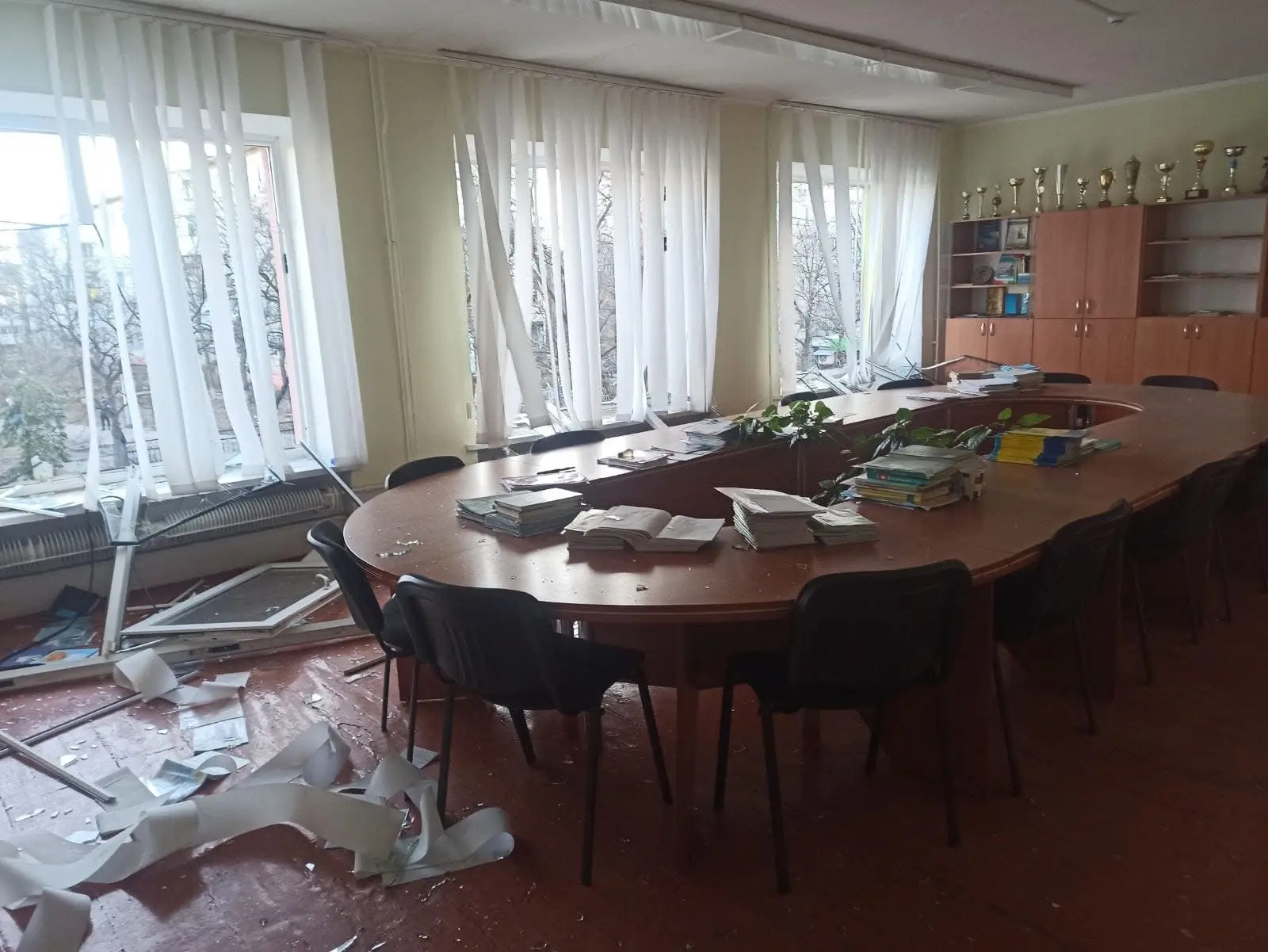 Наслідки обстрілів у навчальних закладах Українки ліквідовуватиме компанія колишнього соратника Порошенка