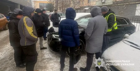 У Києві судитимуть лікаря за організацію незаконного виїзду чоловіків за 20 тисяч євро