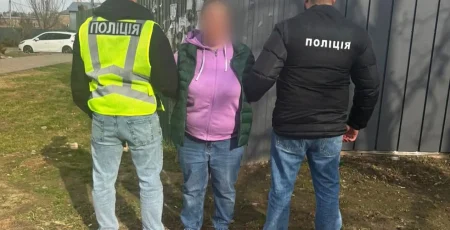 На Київщині жінку підозрюють у вимаганні грошей за «вплив» на ТЦК