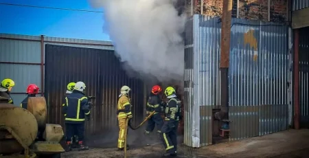 На Білоцерківщині загасили пожежу на території пилорами