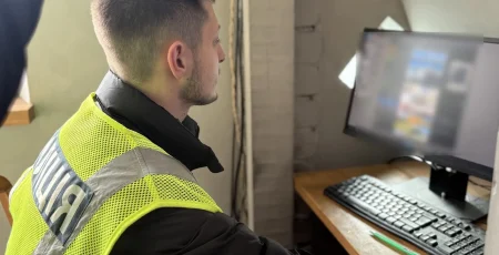 У Києві викрили чоловіка у збуті порнографічного контенту за участі дітей (фото)