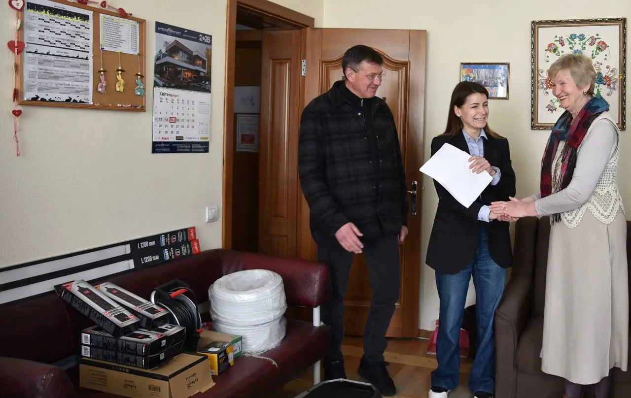 Бровари отримали зарядну станцію EcoFlow від партнерів із Франції