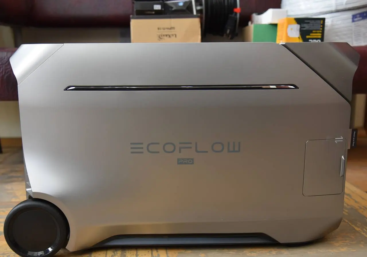 Бровари отримали зарядну станцію EcoFlow від партнерів із Франції