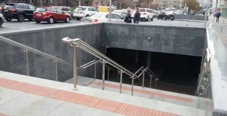 До 24 квітня у столиці обмежуватимуть рух пішоходів підземним переходом на перехресті Хрещатика і Прорізної