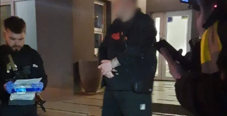 На Драгоманова у Києві чоловік влаштував стрілянину - його затримала