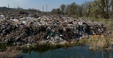 Незаконне сміттєзвалище в Ірпені: прокуратура Київщини вимагає компенсації понад 5 млн грн