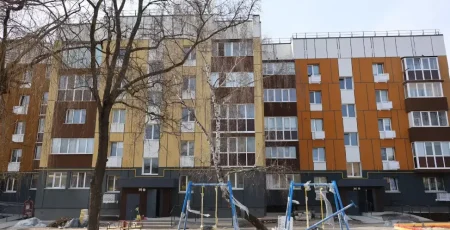 У Бородянці завершують відбудову пошкодженого будинку на Парковій