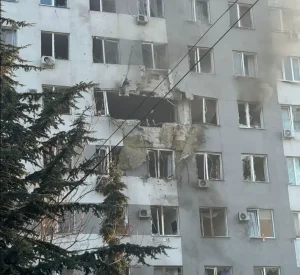 Удар БпЛА по багатоповерхівці в Одесі: одна людина загинула, є постраждалі