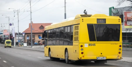 У столиці 19 та 21 квітня буде організовано додаткові маршрути до міських кладовищ (схеми)